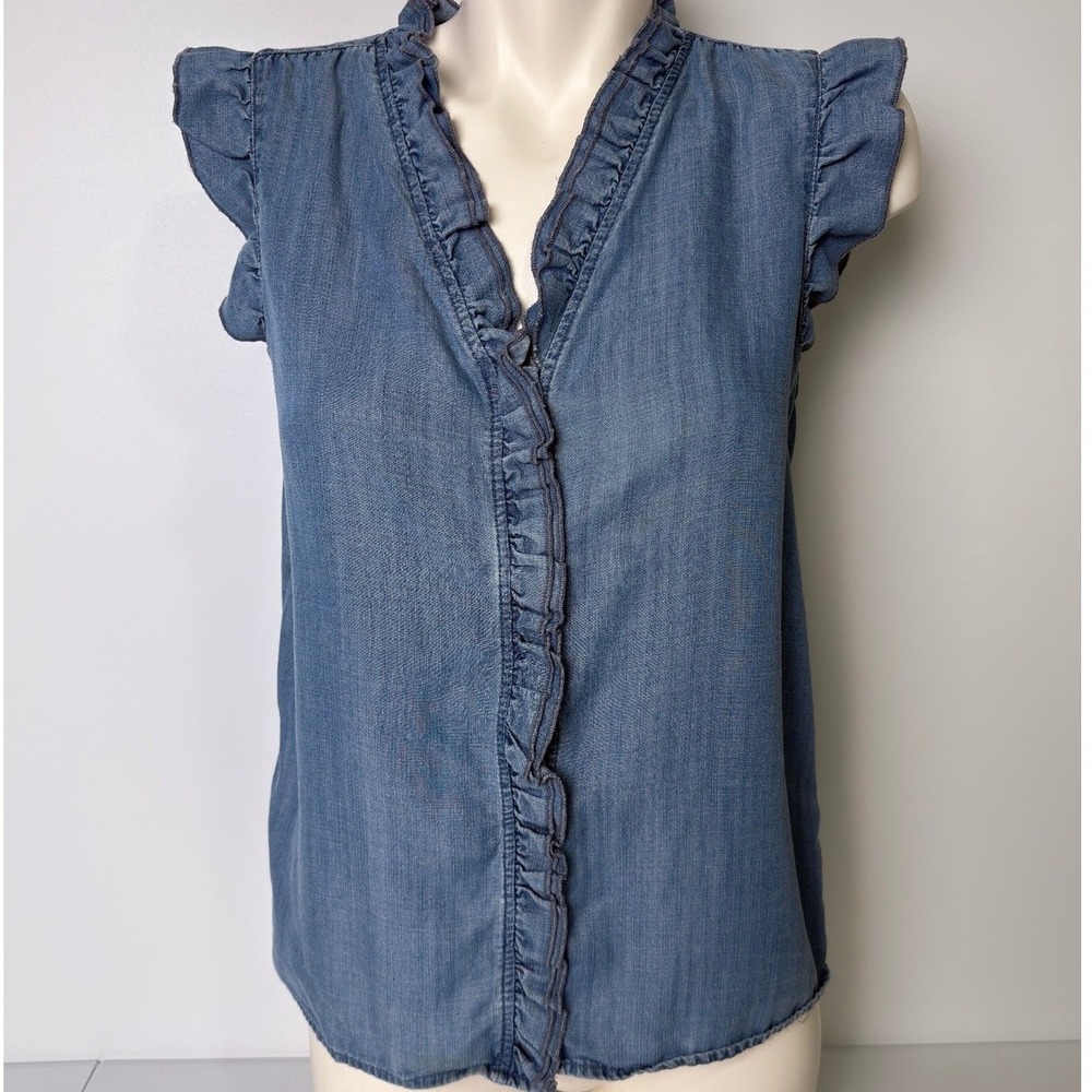 Saks Fifth Avenue Blue Chambray Ruffle Trim Sleeveless V-Neck Top Small